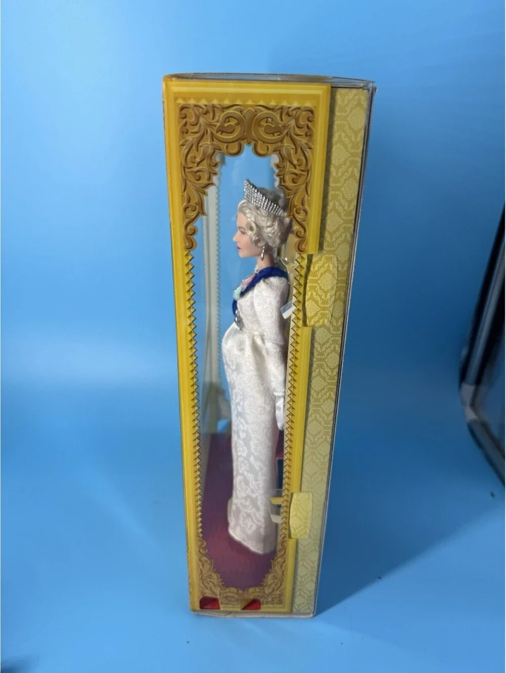 Barbie celebrate queen